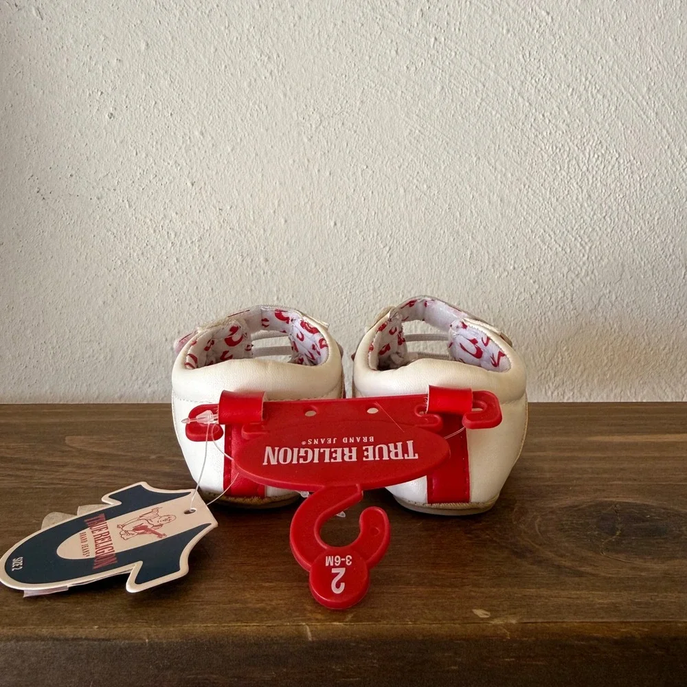True Religion Baby Soft Sole Crib Shoes Size 2 White Red Hook & Loop NWT